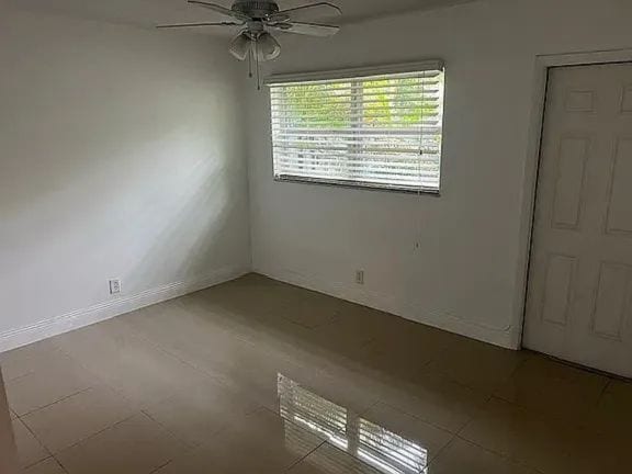 Building Photo - 1549 NE 26th Dr