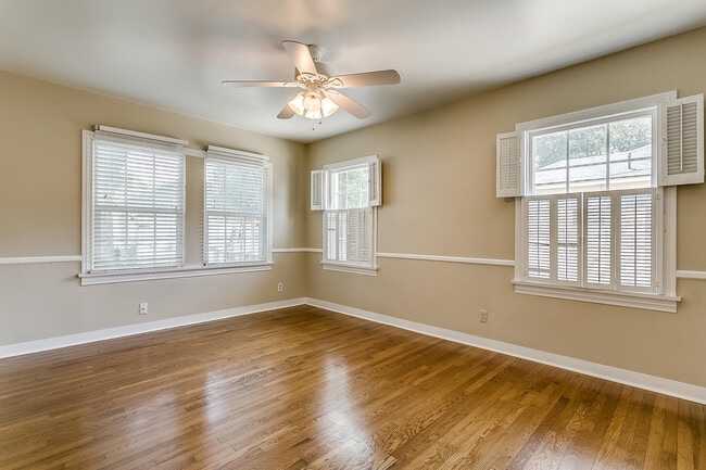 Building Photo - Ready for New Students- 2 Bed, 1 Bath Tudor Home Minutes from TCU- 76109