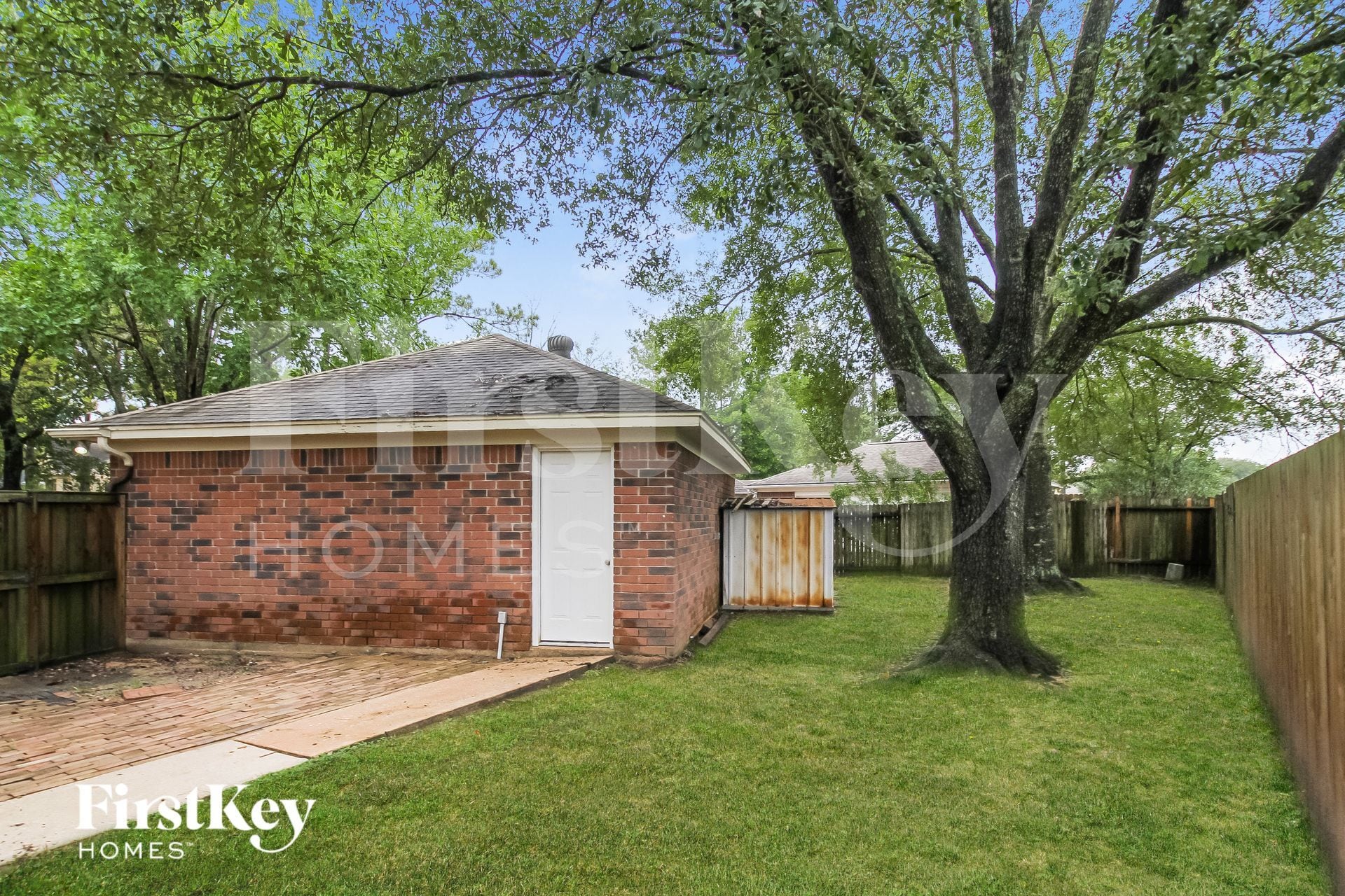 Building Photo - 17026 River Willow Dr