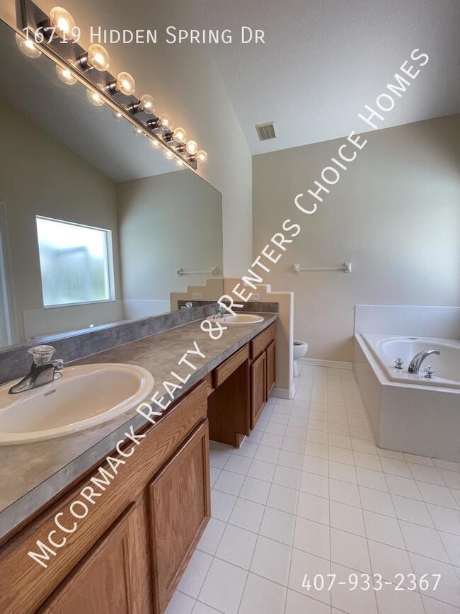 Building Photo - 16719 Hidden Spring Dr