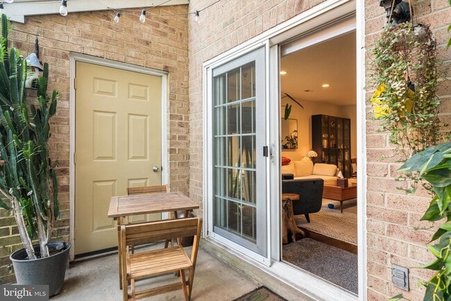 Building Photo - 907 S Rolfe St