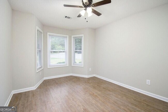 Building Photo - 140 Crabtree Dr