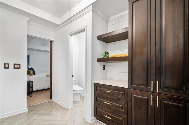 Building Photo - 3713 Lake Edge Dr