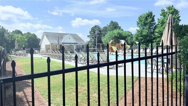 Building Photo - 410 Running Fawn Dr