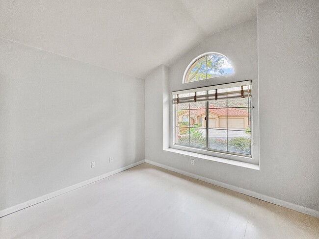 Building Photo - Spacious & Upgraded 4 Bedroom, 3 Bath Home...