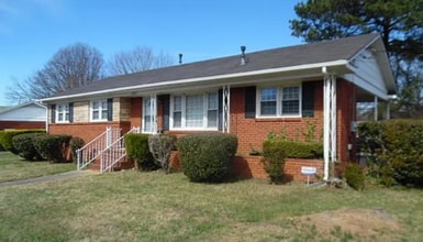 Building Photo - 1923 Northbrook Dr