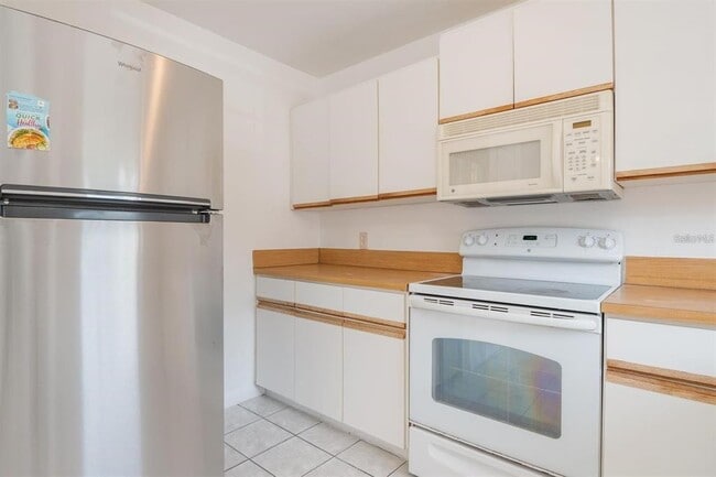 Building Photo - 1815 Michigan Ave