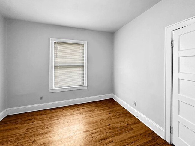 Building Photo - 3 bedroom/2 bath home!