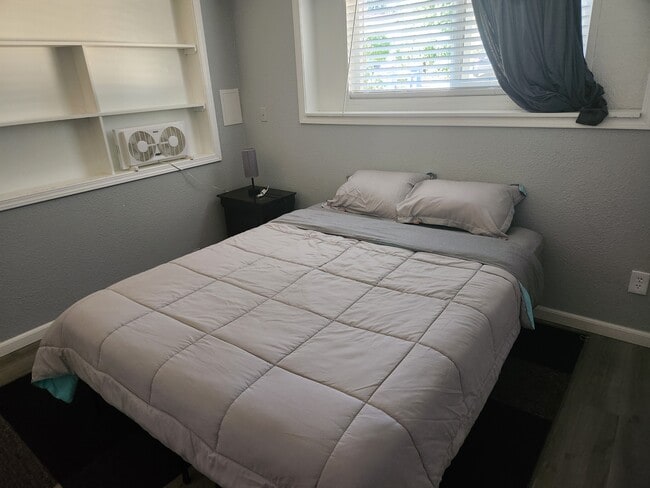 Building Photo - 6109 NE 204th St