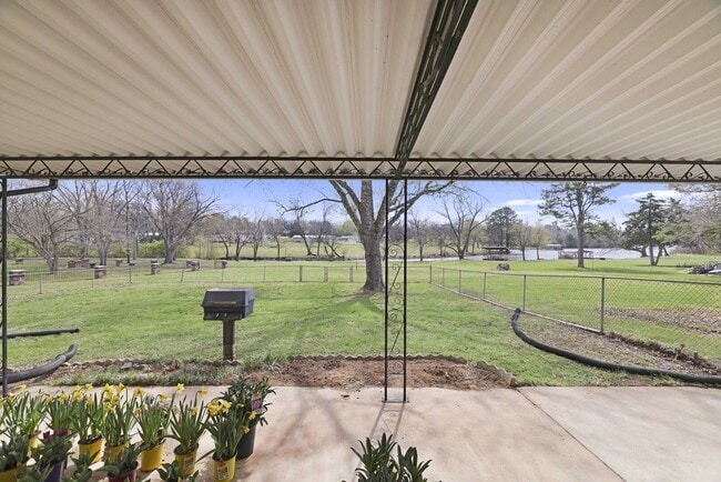Building Photo - Lake Dock Waterfront Home