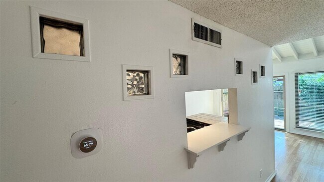 Building Photo - 8903 Trone Cir