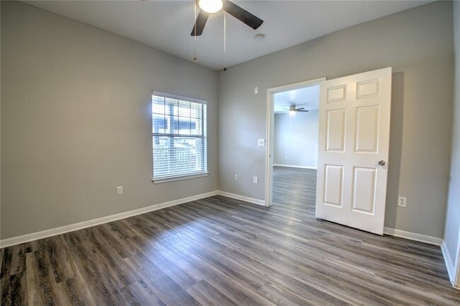 Building Photo - 2320 Gracy Farms Ln