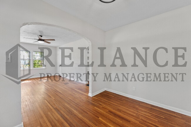 Building Photo - 653 Harding St