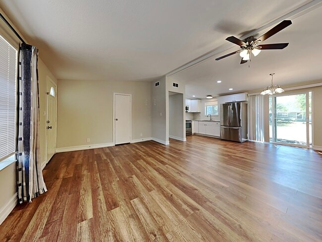 Building Photo - 13426 Tyringham St