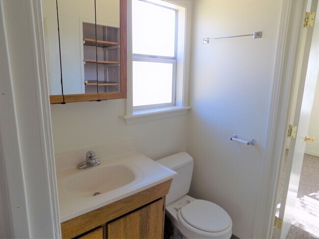 Building Photo - 735-745 Grand Ave