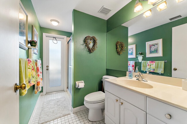 Building Photo - 1801 S US Hwy 1