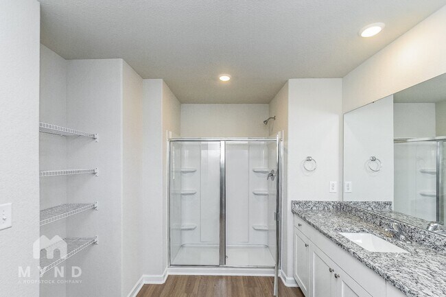 Building Photo - 65 Royal Mdw Dr