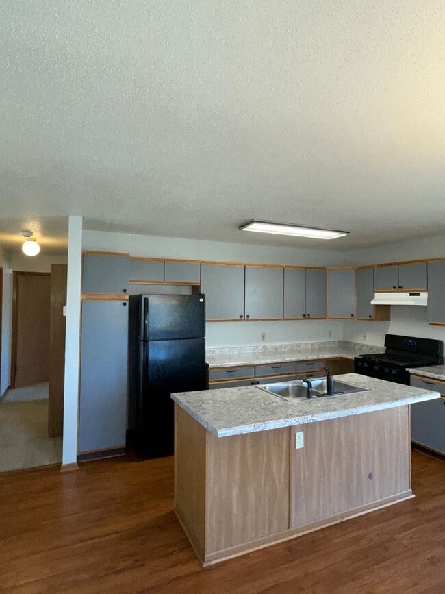 Building Photo - * LIMITED-TIME: $750 Move-In Credit * 4 Bedroom, 2 Bath Home for Rent