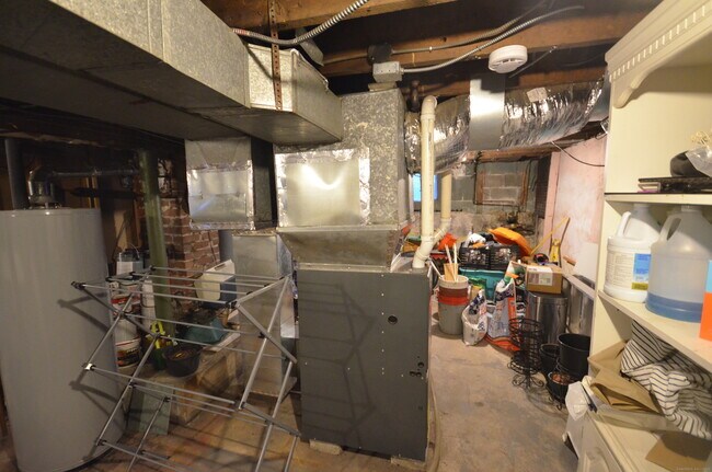 Building Photo - 258 Rakoczy Ave