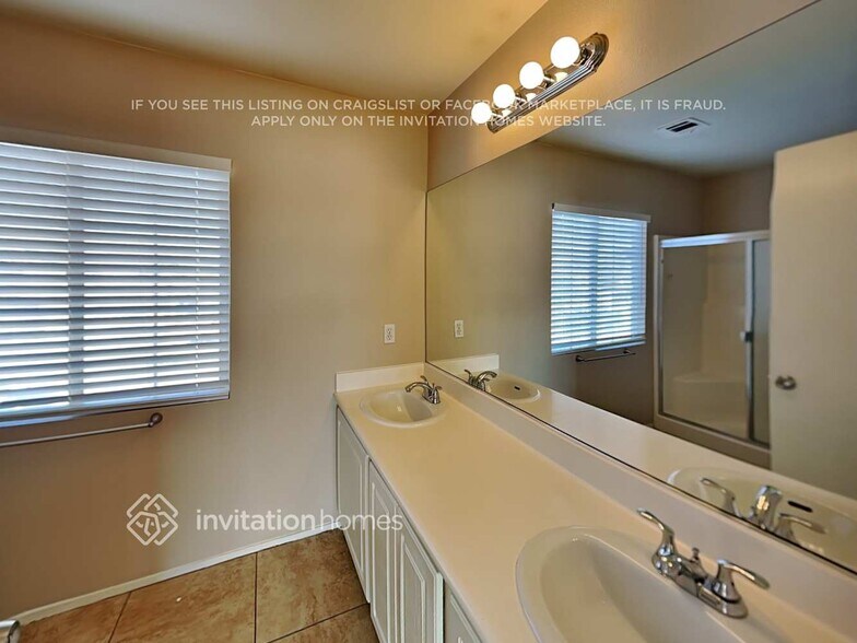 Building Photo - 10241 Grecian Laurel Ct
