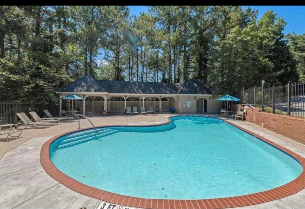 Building Photo - 102 Bainbridge Dr