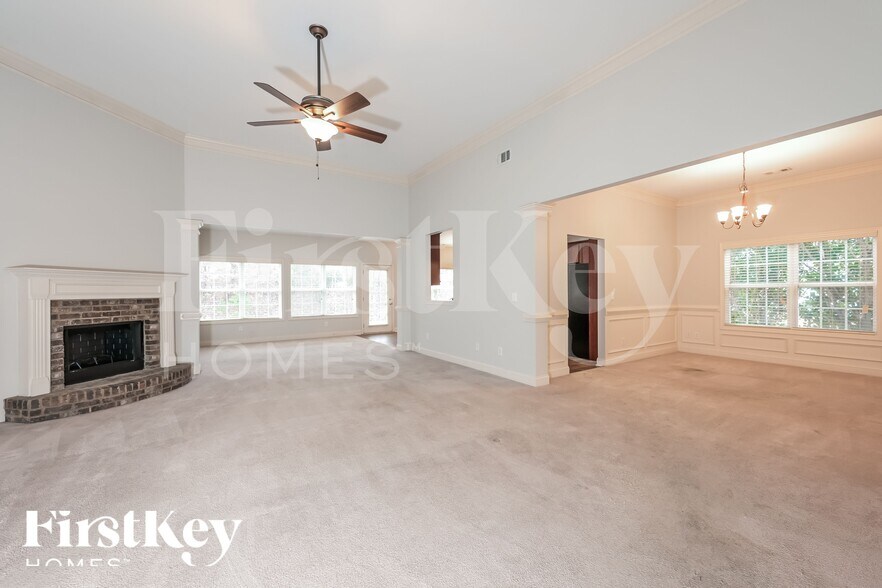 Building Photo - 6205 Little Cove Dr