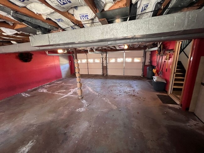 Building Photo - Check out this 3 bedroom 3 bath home for lease