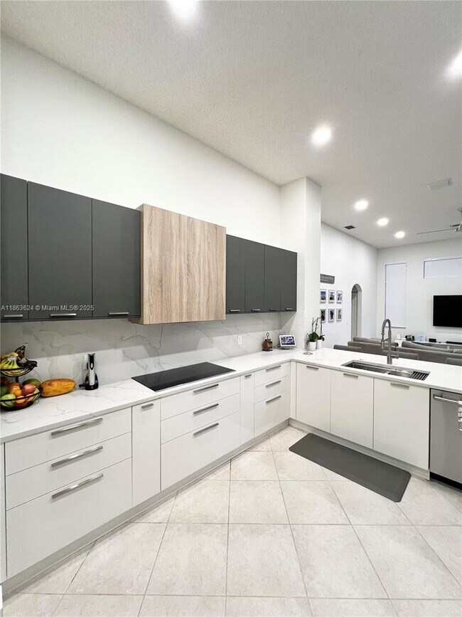 Building Photo - 3806 Oak Ridge Cir