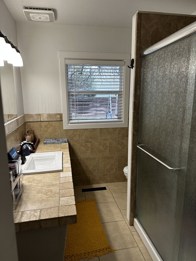 Building Photo - 2908 Meadowbrook Dr