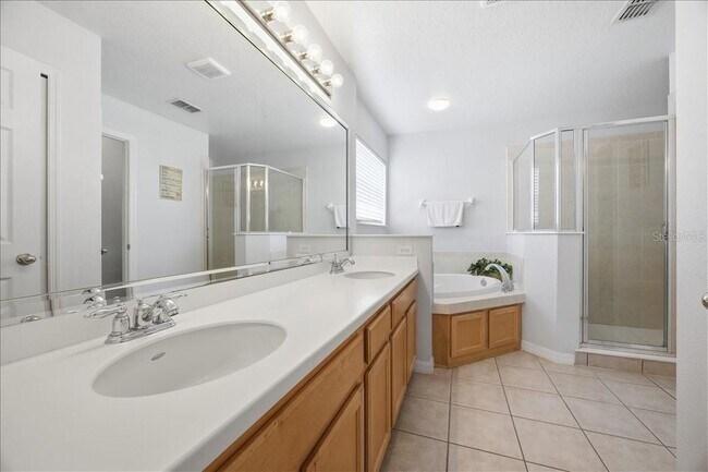 Building Photo - 227 Bonville Dr