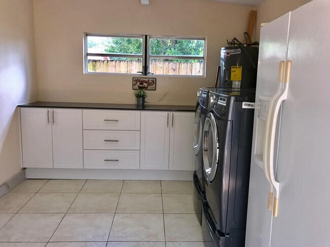 Building Photo - 6630 NW 38th Terrace