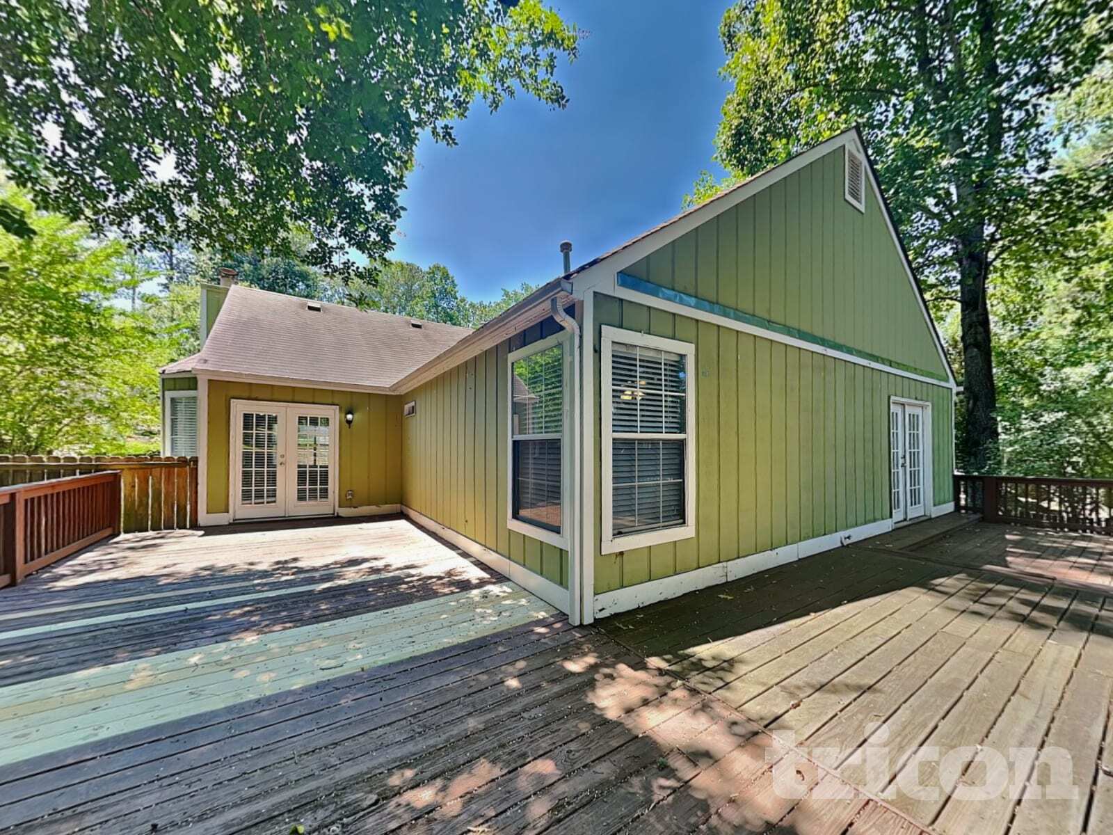 Building Photo - 1812 Cres Hill Dr NW