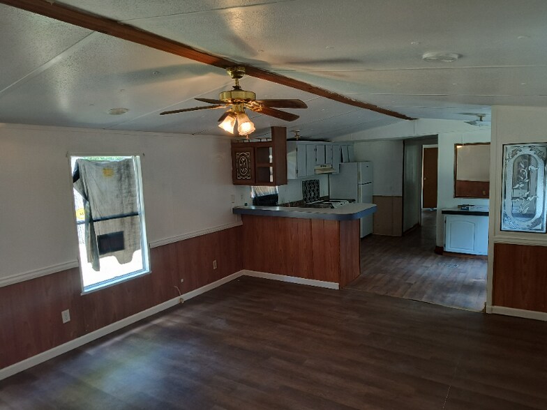 Primary Photo - 1284 High Hills Ln