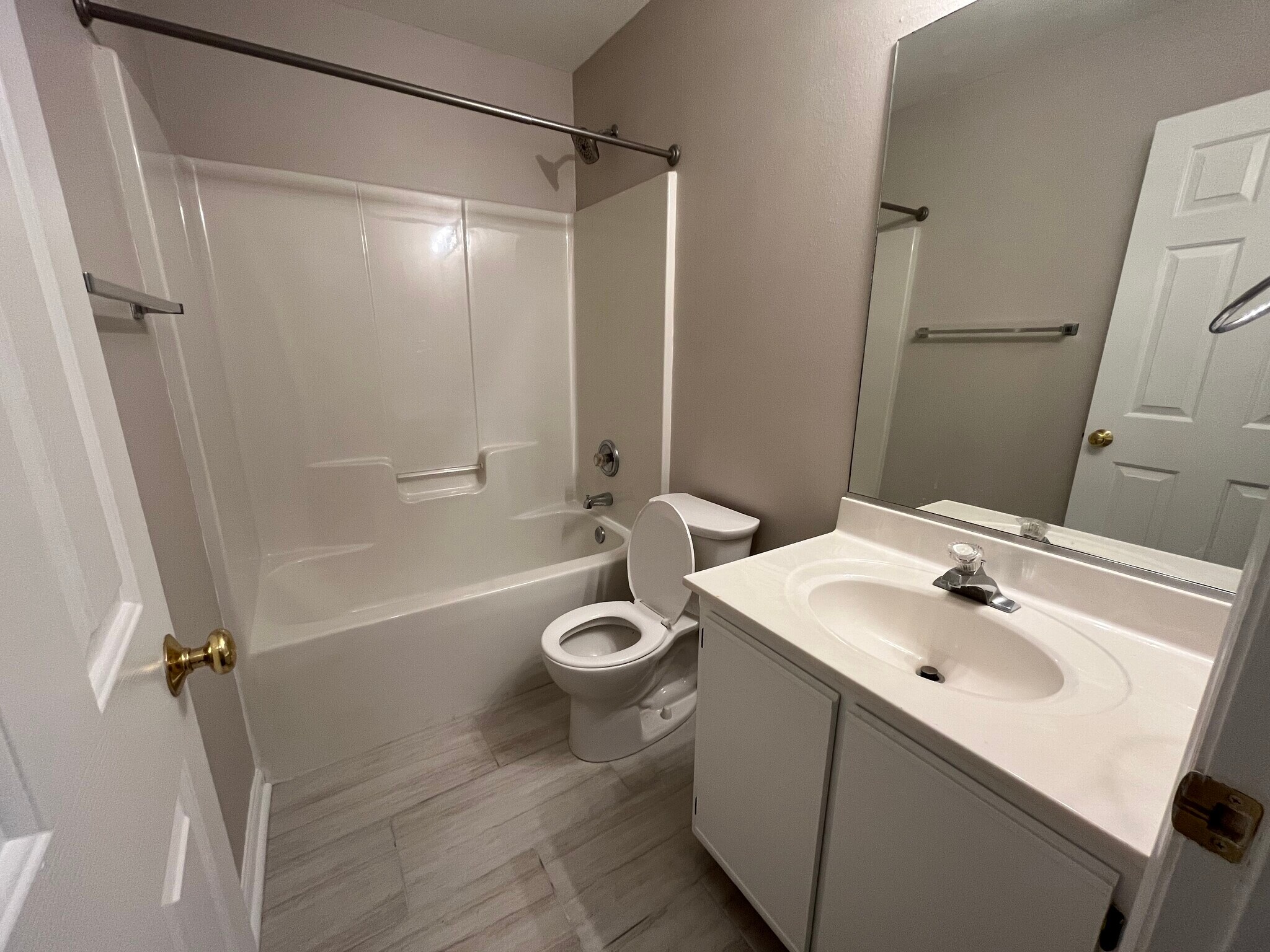 Building Photo - 2464 Stratford Crossing Dr