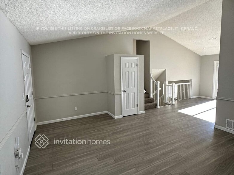 Building Photo - 21320 E Aberdeen Pl