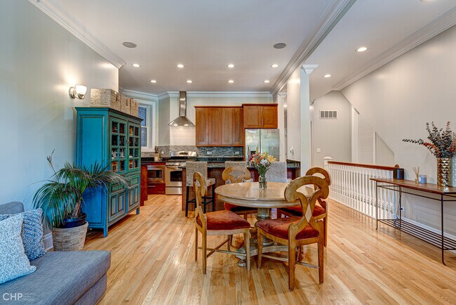 Building Photo - 2116 W Potomac Ave