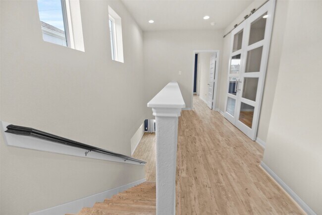 Building Photo - 9911 Brickhouse Dr