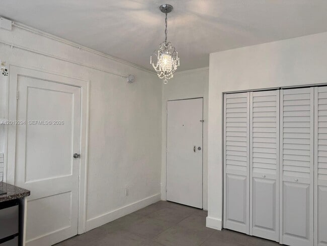 Building Photo - 119 Menores Ave
