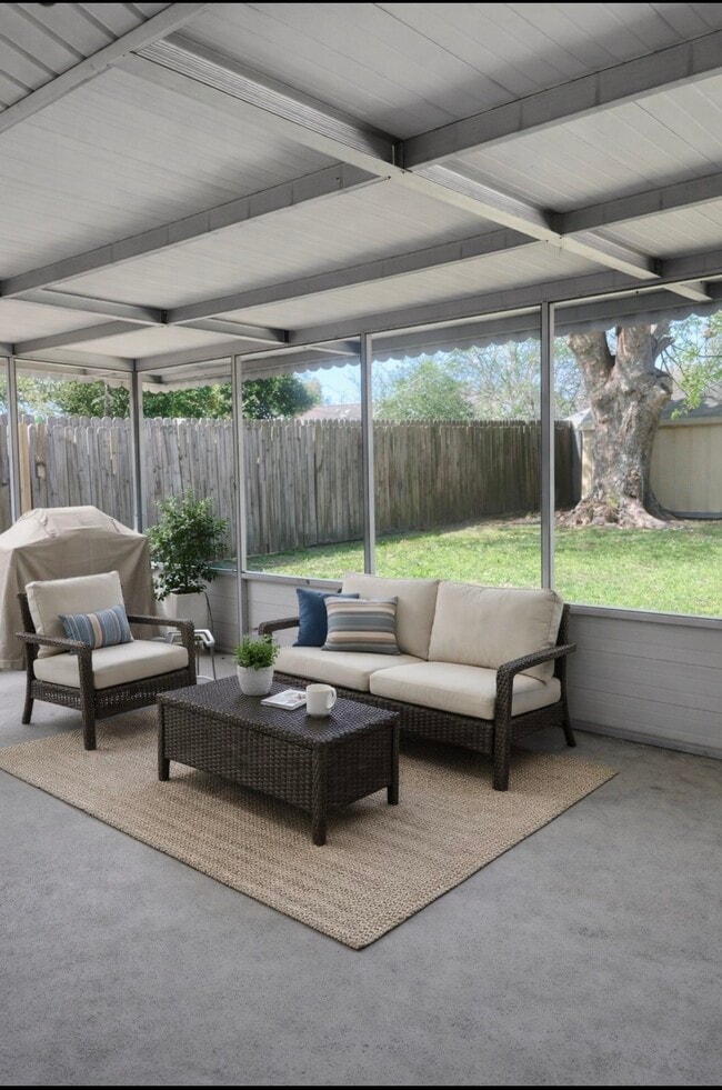 Building Photo - 6822 Neff St