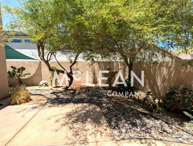 Building Photo - Classic 3 Bedroom Spanish Home with Pool -...