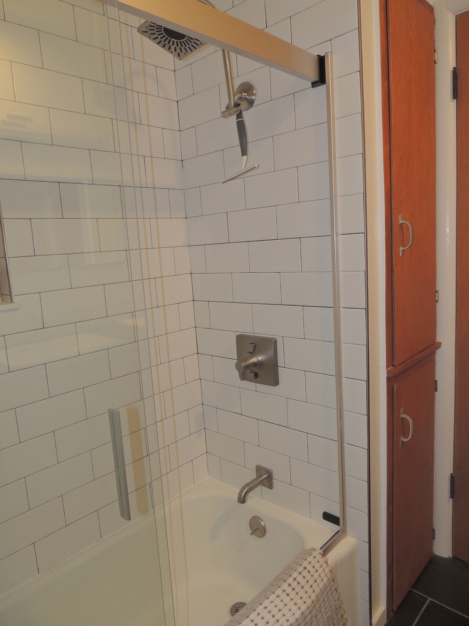 Building Photo - 408 Dressell Dr