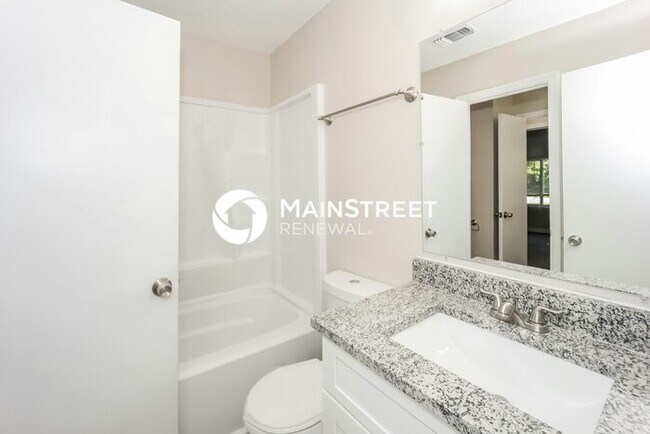 Building Photo - 3 Bedroom Pet-Friendly Home in Riverdale, GA with Main Street Renewal