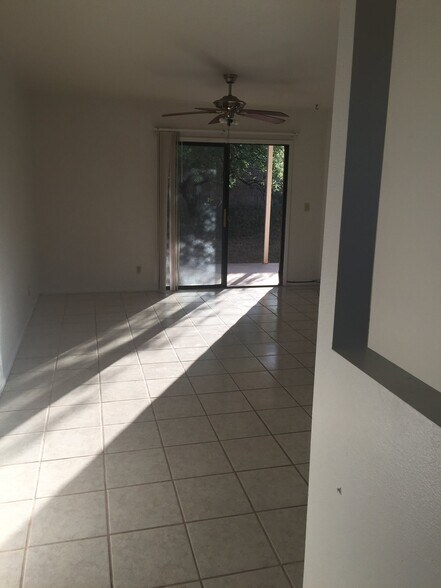 Building Photo - 1238 Urano Ct