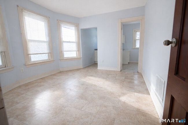 Building Photo - 134 Gorham Ave