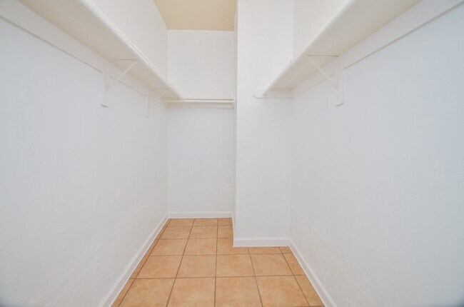 Building Photo - 10806 Woodwind Shadows Dr