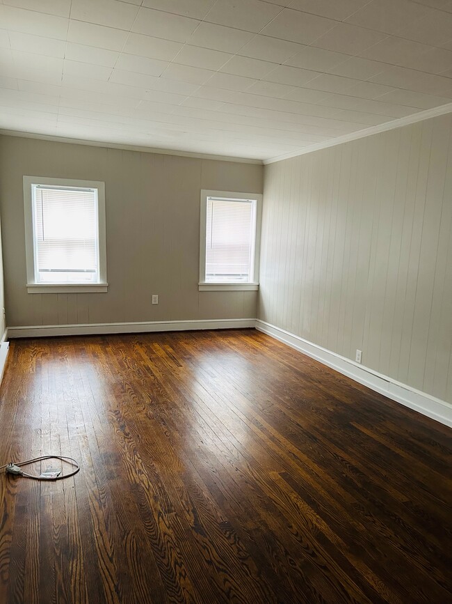 Building Photo - 103 W Germain St