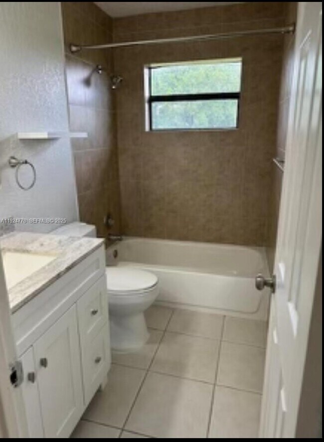 Building Photo - 9751 Wayne Ave