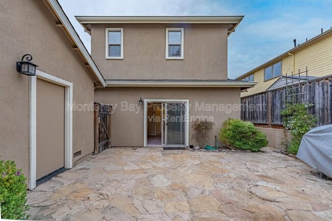 Building Photo - 594 Lopez Ave