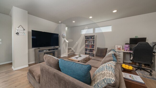 Building Photo - Three Bedroom  Home in Vantana