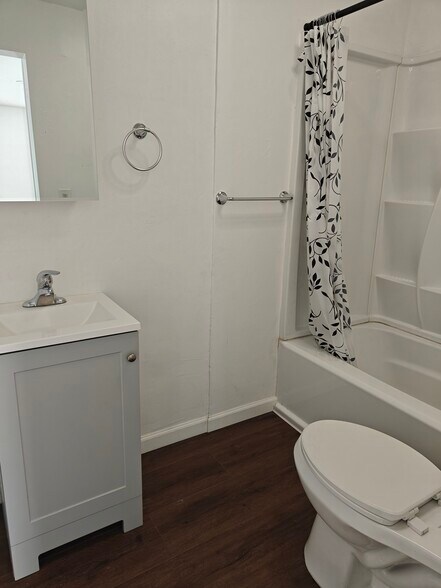 Building Photo - 9080 Terrace Dr